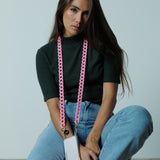 שרשרת לטלפון SARAH 120cm golden carabiners in pink resin