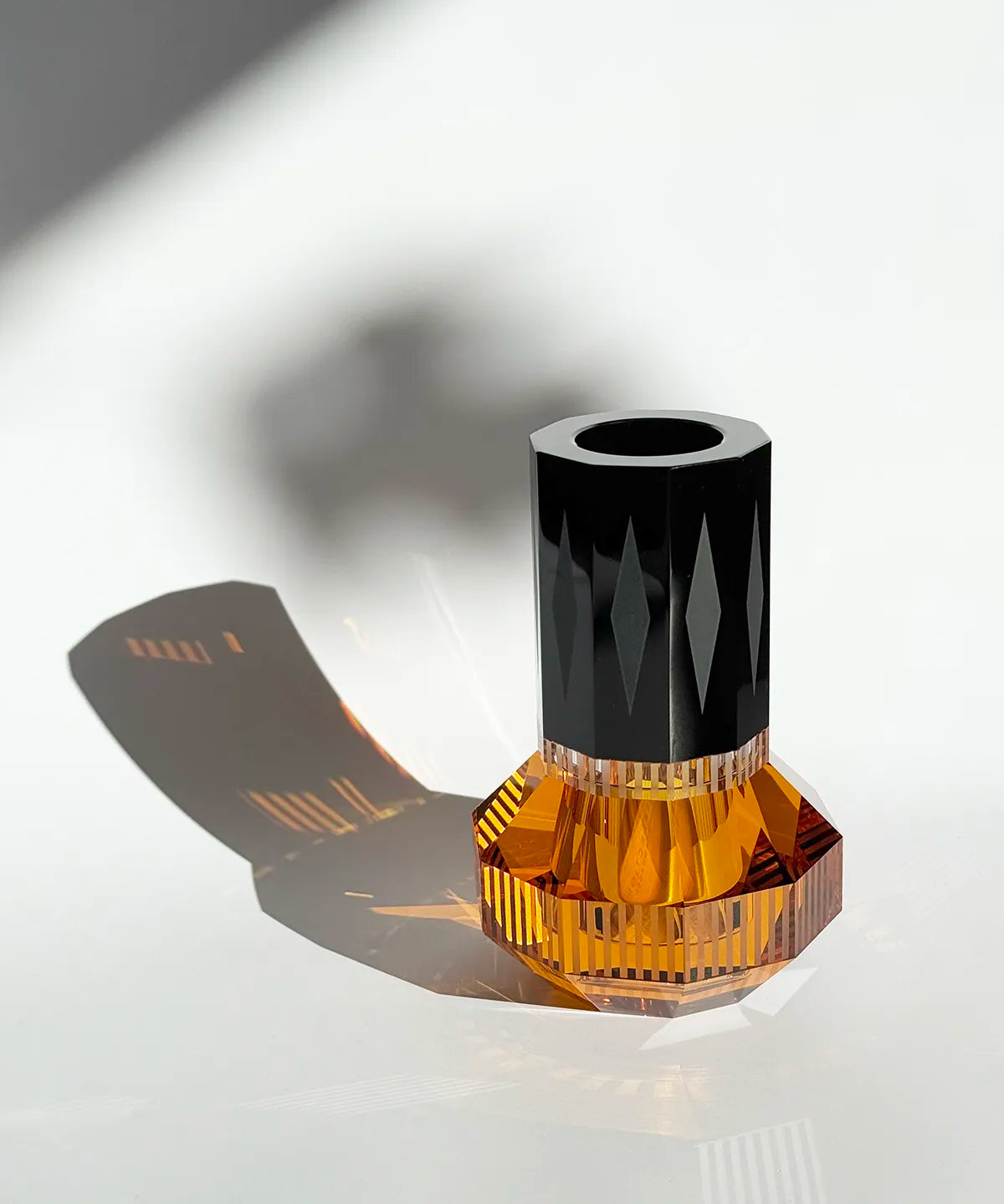 REFLECTIONS CHICAGO VASE Black/Clear/Amber